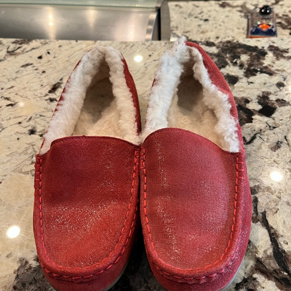 Abeo Red Faux-Suede Shearling-Lined Women's Slippers